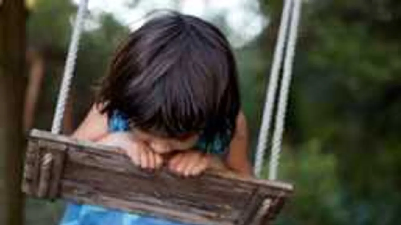 Szívszorító vallomás: kétségbeesve keresi a magyar kislányt édesapja