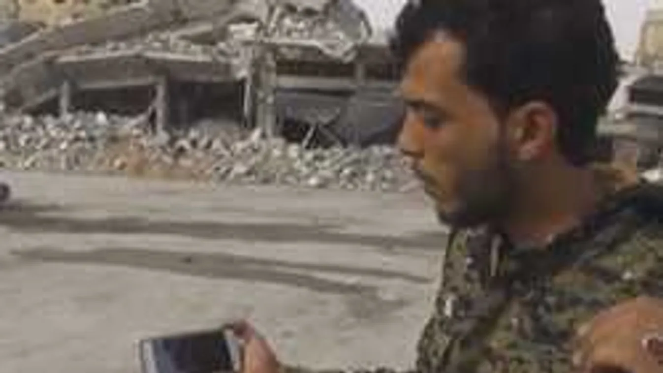 Az amerikaiak 3000 dzsihadistát szabadon engedtek Rakkából - Videó