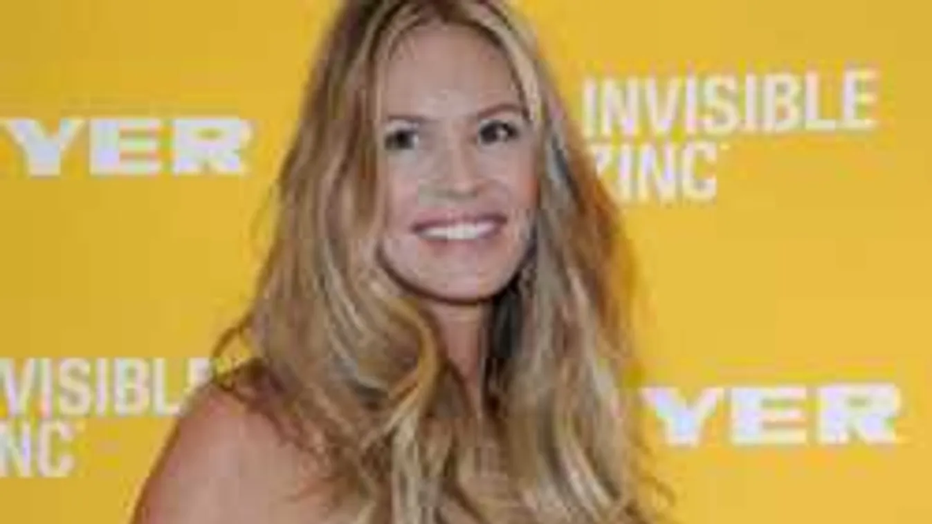 Bikiniben indította az évet az 53 éves sztáranyuka - Fotók