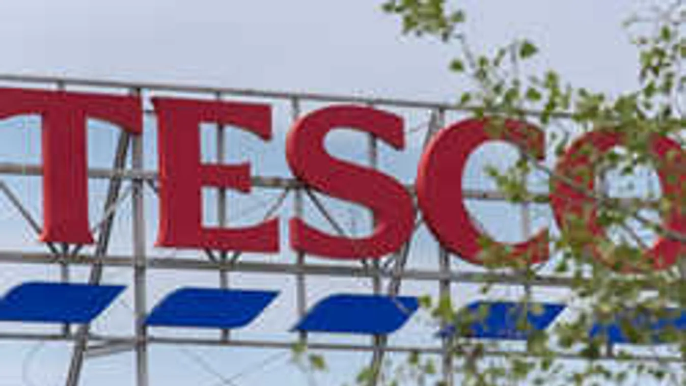 Durva jelenet a Tescóban, egymásnak esett az eladó és a vevő