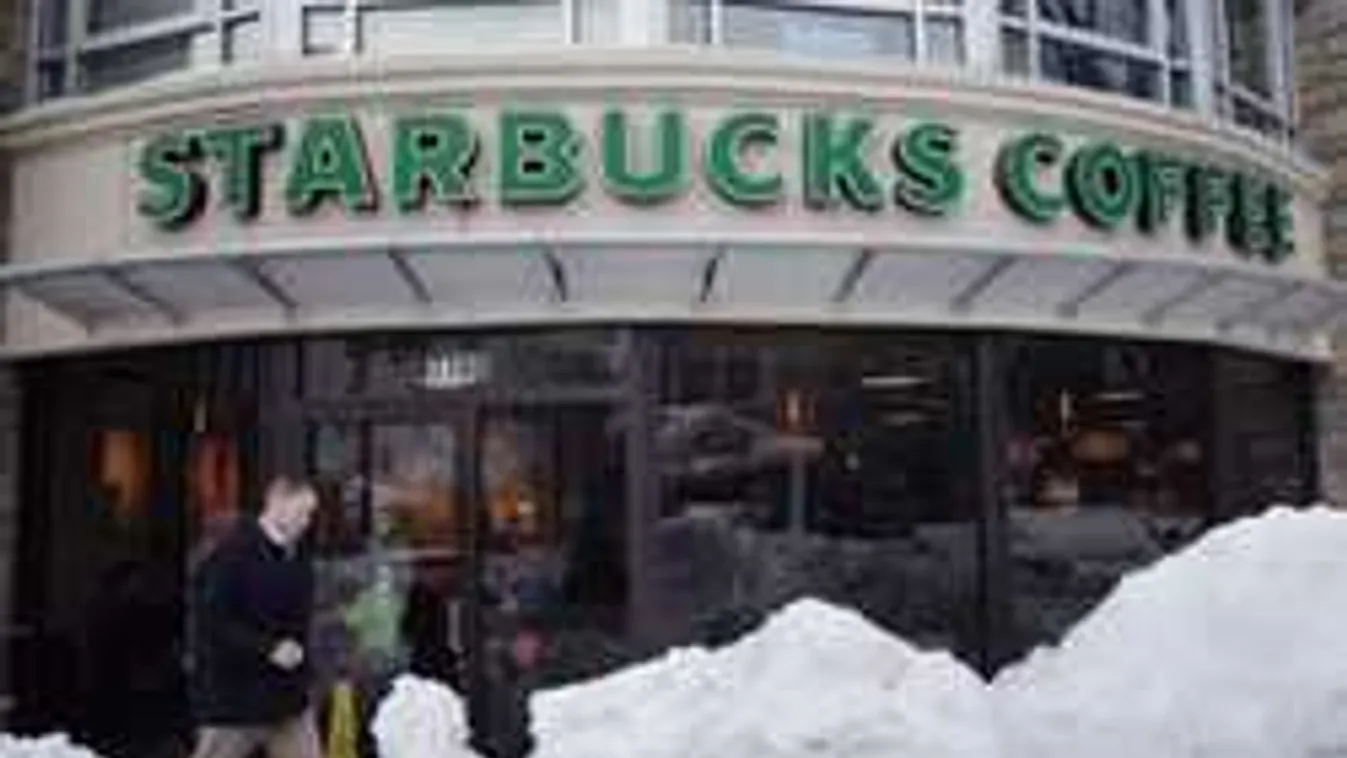 Teljes döbbenet: Megfagyott a Starbucks-ban a levegő