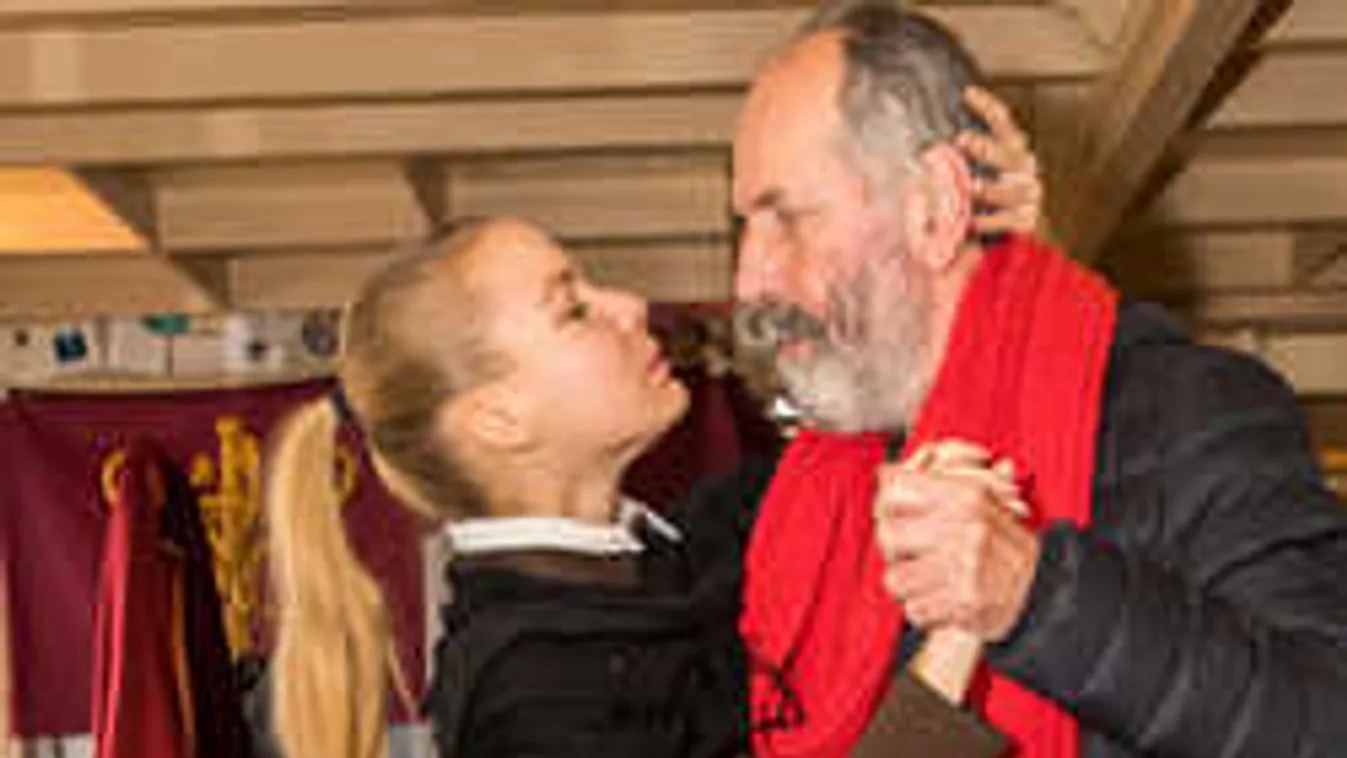 Így bűvölte el Benkő Dánielt fiatal kedvese