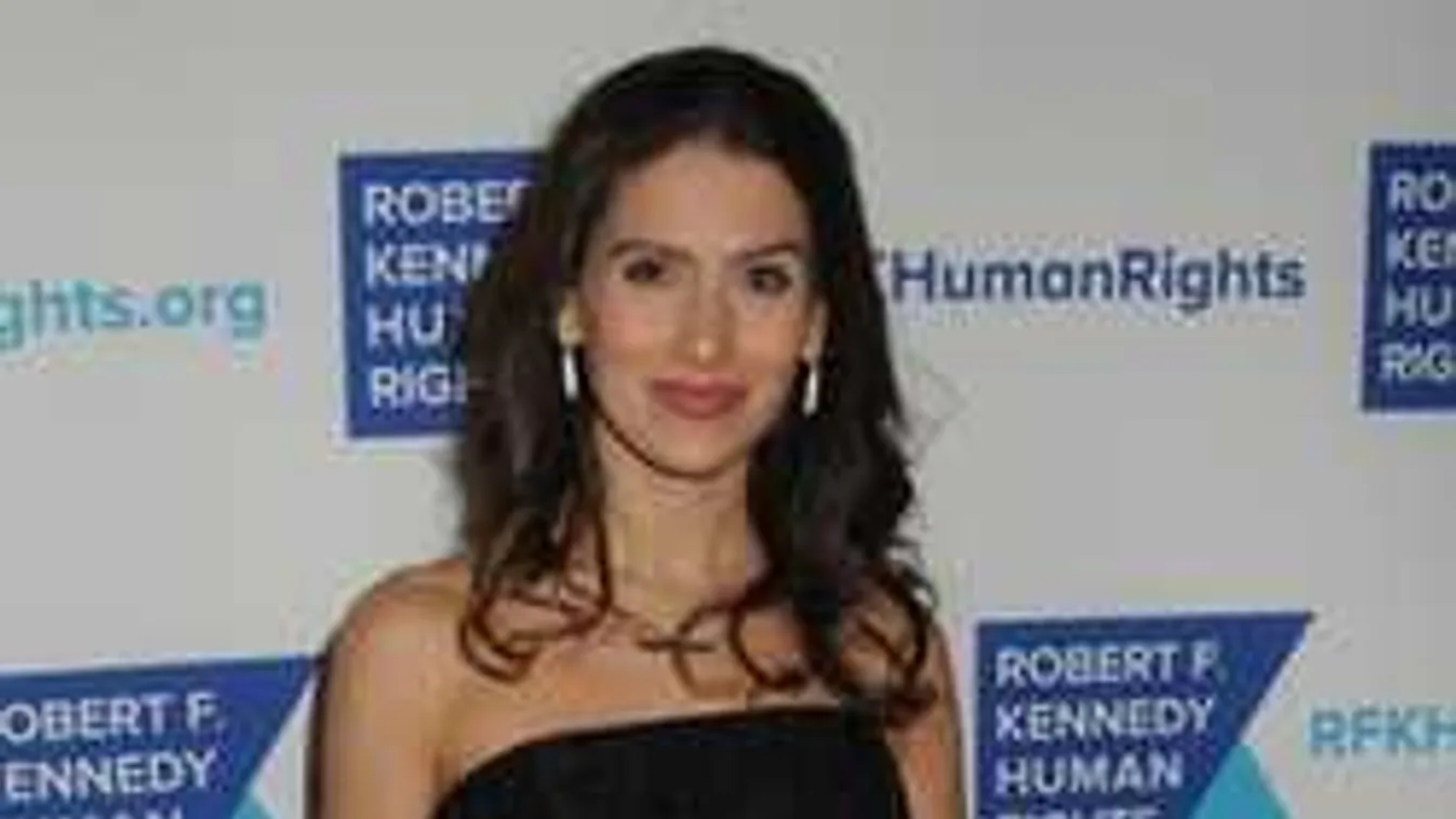 Ettől a monitorod is elolvad: bugyi nélkül pózolt a sztáranyuka