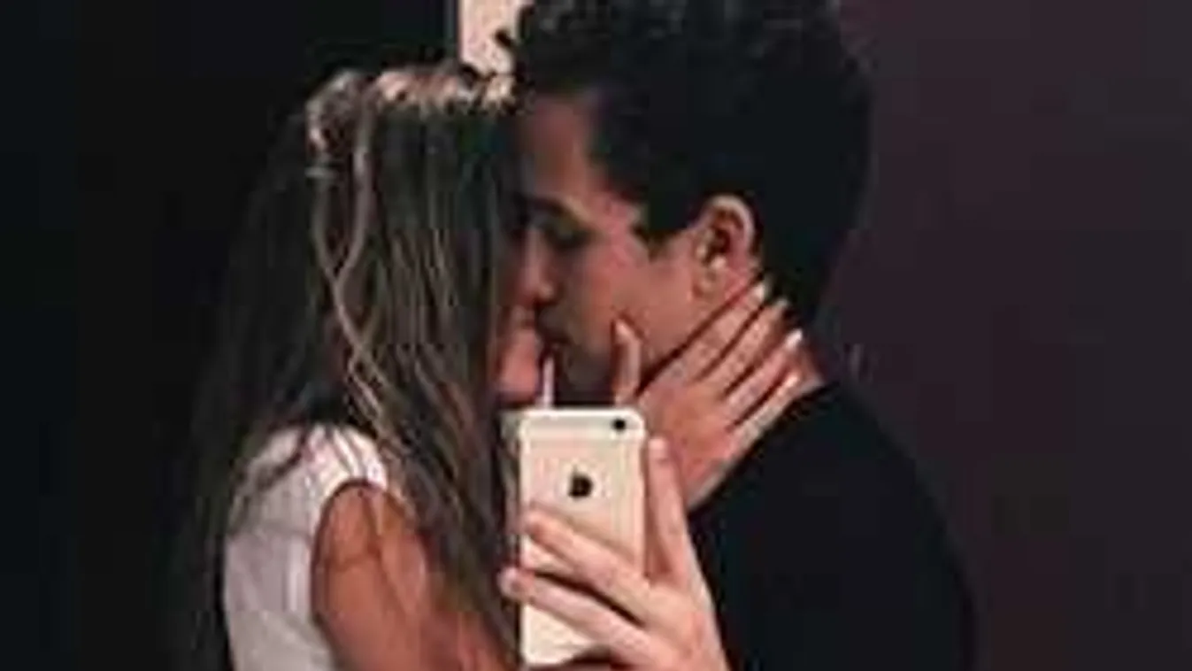 Erről vajon tudnak a szülők? Meztelen fotókat követelnek a tinik