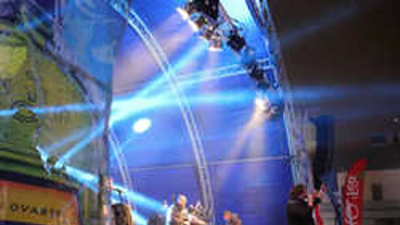 Miskolcon a sztárok is fánkot esznek!