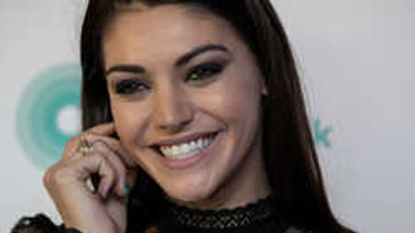 Menyasszonyi ruhában kapták lencsevégre a várandós Kulcsár Edinát