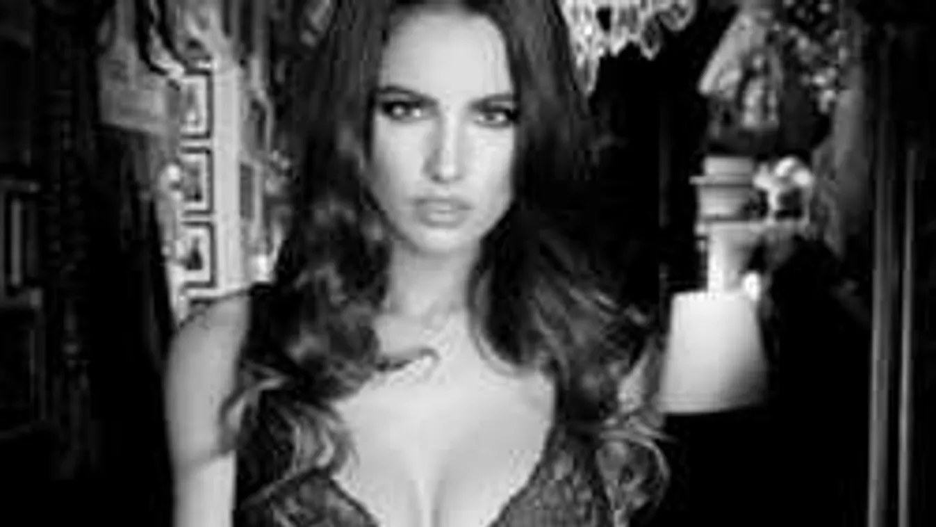 Brutális mellek, mindenét kipakolta a szlovák bringakirálynő