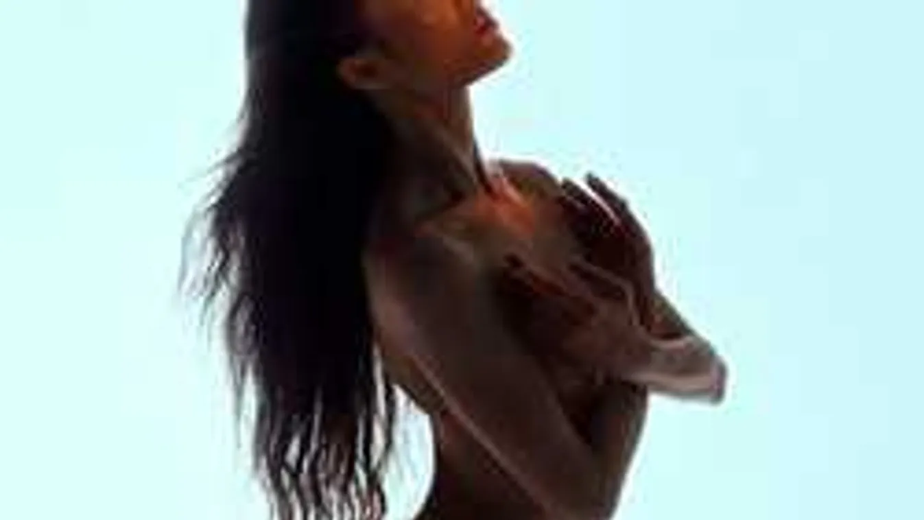 Művészi szintre emelte a meztelenkedést a fotós és a modellje