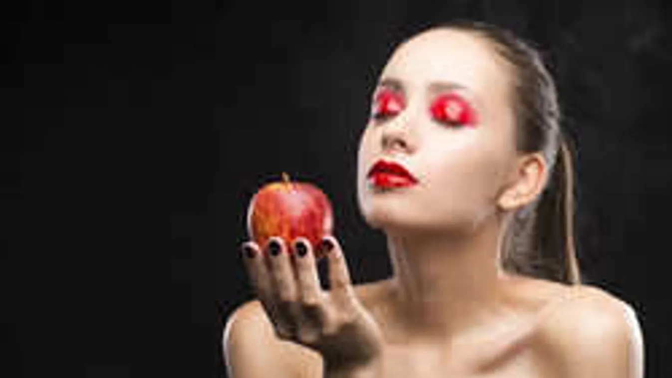 Õrület, ez az egyszerű, de furcsa smink lesz tavasszal a divat