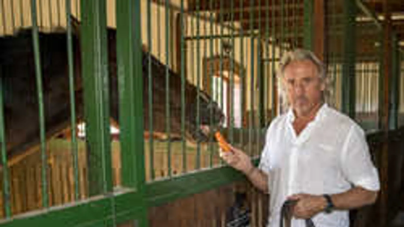 Egy korszak lezárult, eldőlt a megműtött magyar sztár sorsa