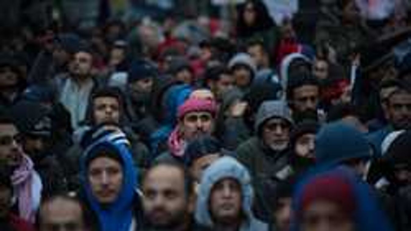 Kész az új migránsszoftver: Számítógép küldi hozzánk kötelezően, ezrével a migránsokat?