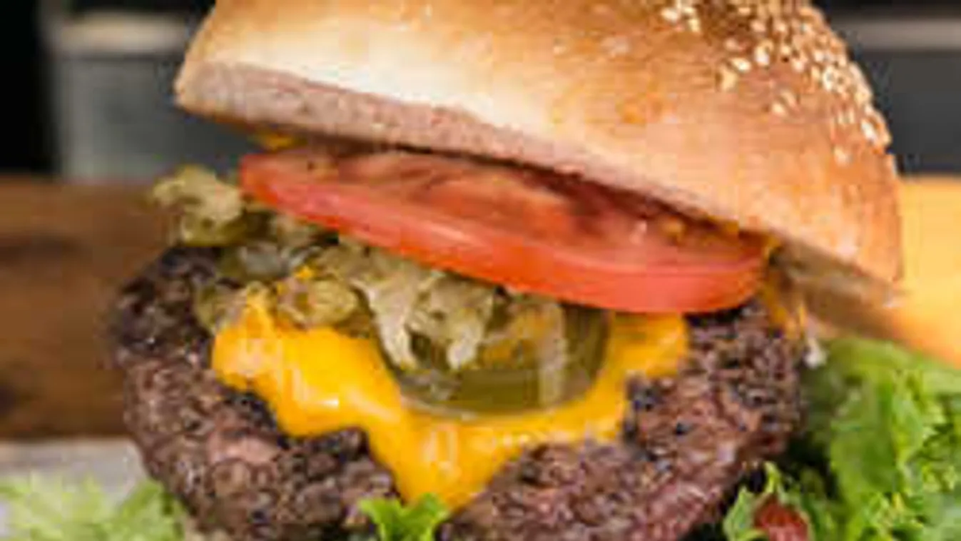 Durva dolgot találtak egy Burger King-es buciban - Videó!