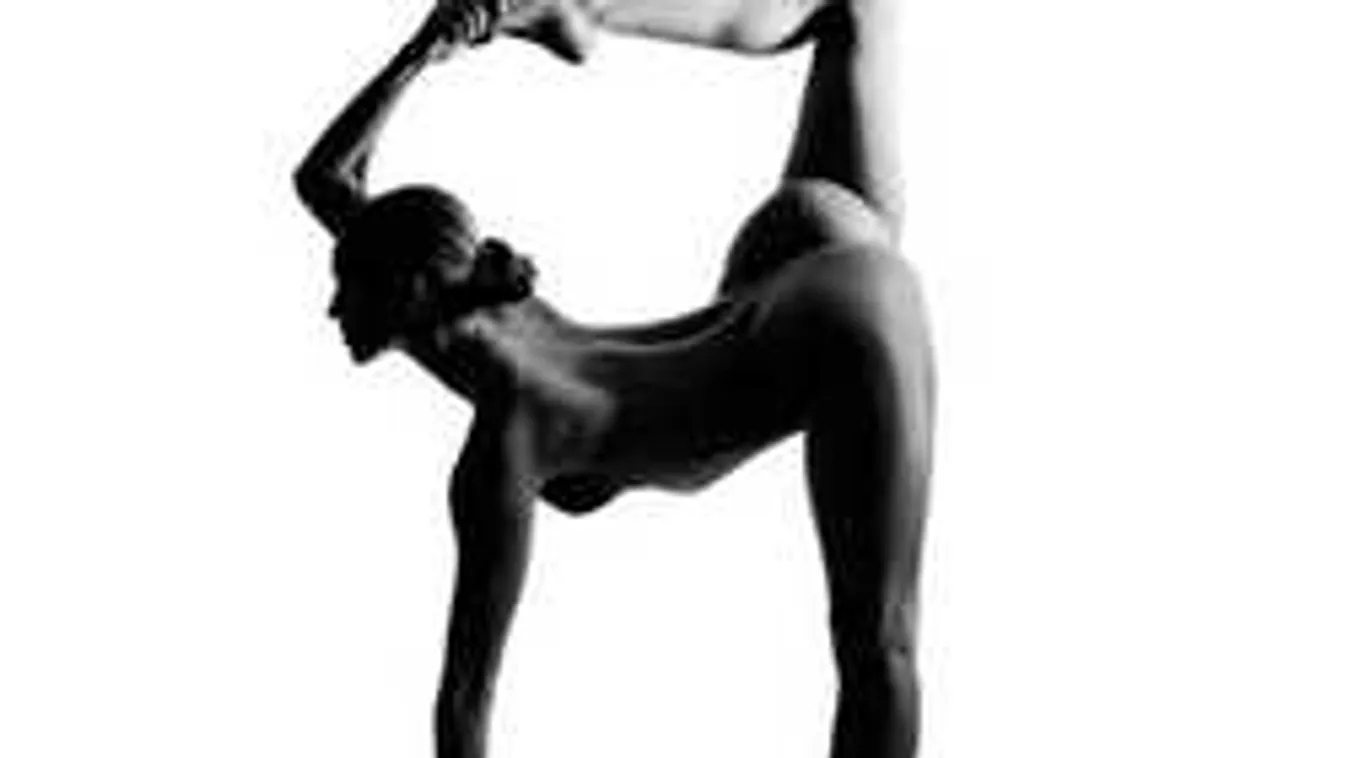 Meztelenül ment le spárgába a szingapúri modell