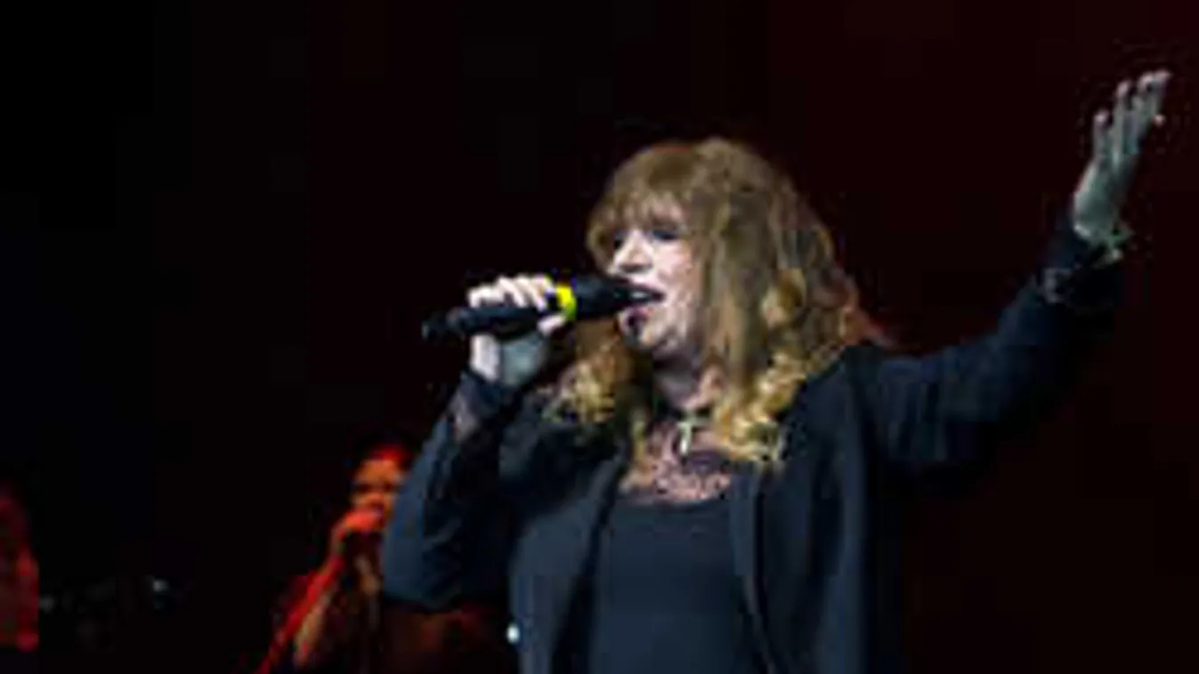 Ezért zokogott a színpadon Zalatnay Cini