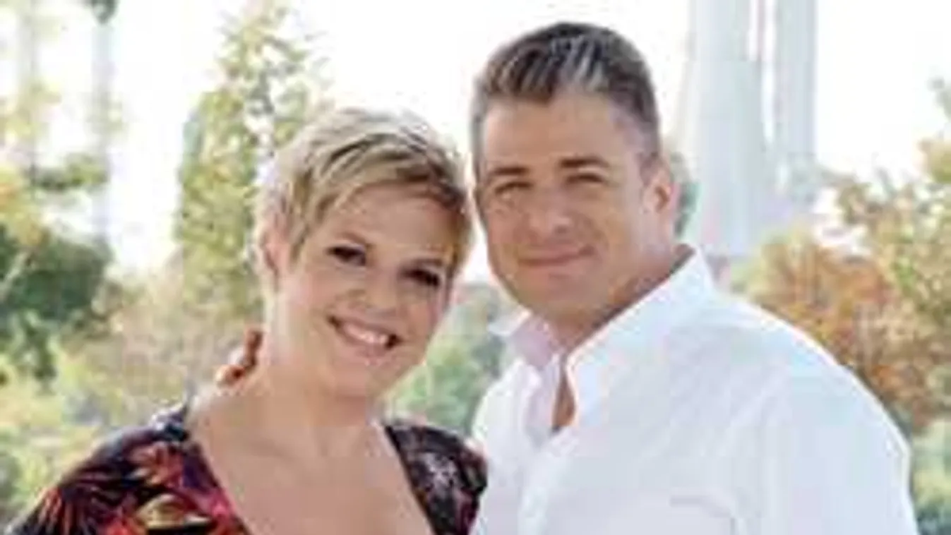 Óriási örömhír: Elárulta születendő gyermeke nemét a magyar sztárpár