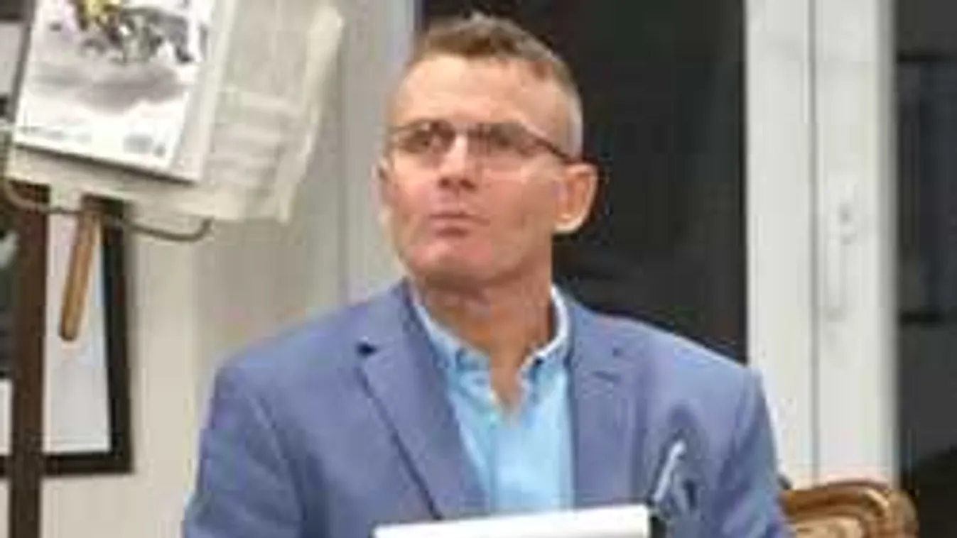 Itt az elkerülhetetlen, ismét találkozik gázolójával Rékasi Károly