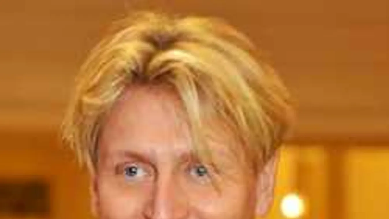 Itt az első fotó a világhírű magyar zenész születendő unokájáról