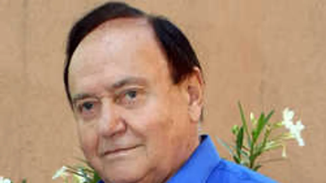 Hátborzongató fotó: Belátni Torgyán József megrongálódott sírjába