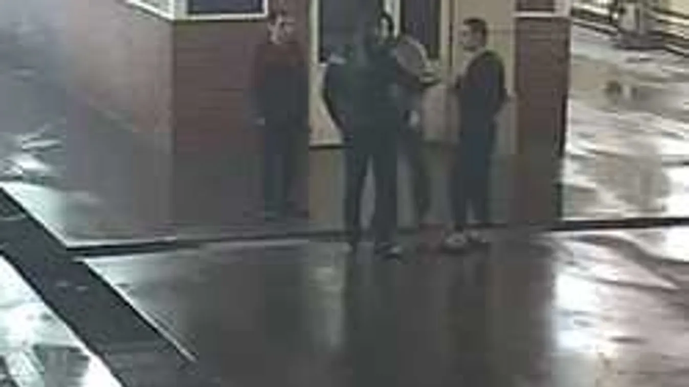 Belehalt az agresszív BMW-s támadásába az autómosó - videó