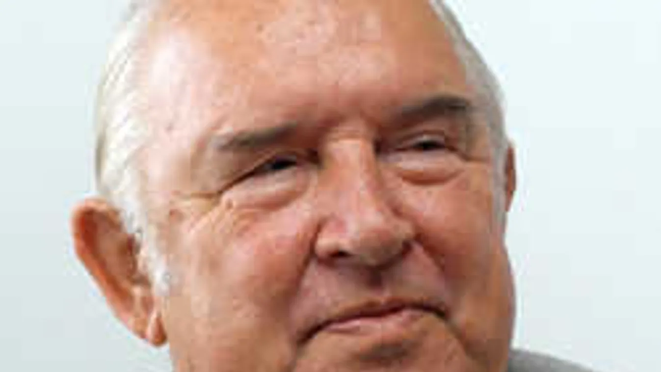 Gyászol a magyar foci, elhunyt a világhírű bíró