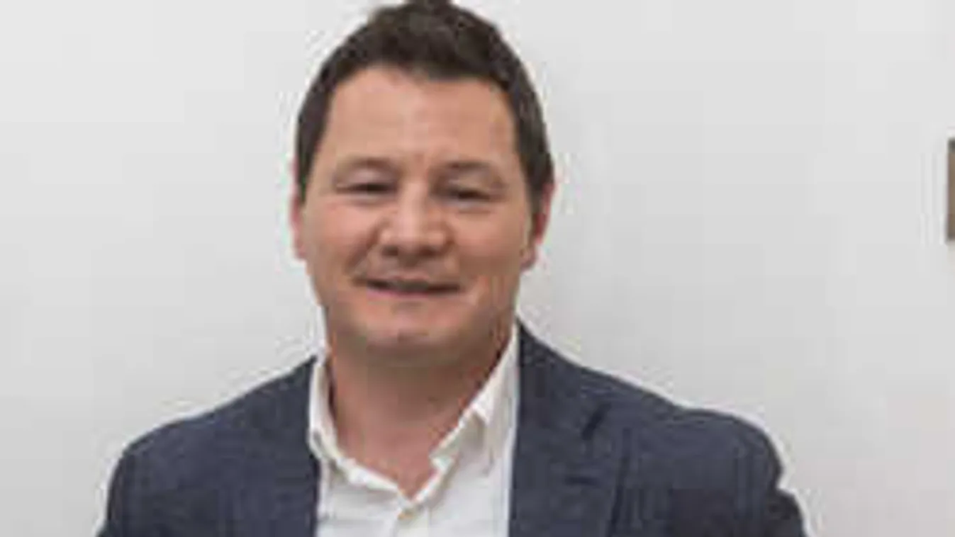 Egy időre elköltöztette nagyfiát Erdei Zsolt