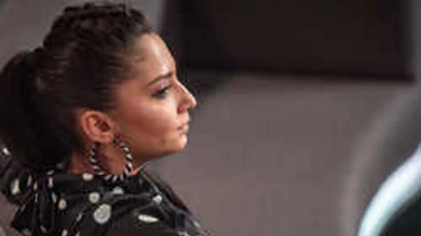 Agyrázkódása lett Nótár Marynak, miután leugrott a tetőről