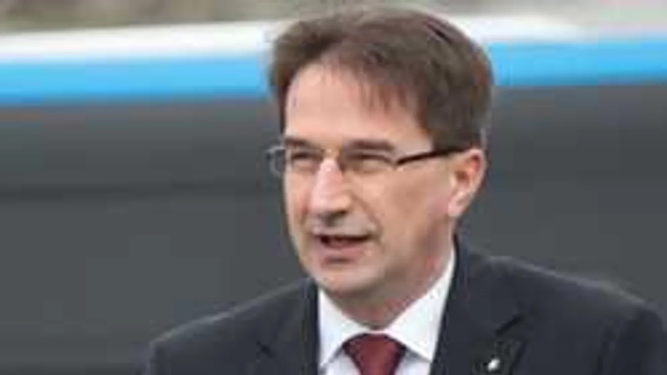 Magyarország nem változtat a menekültügyi szabályokon