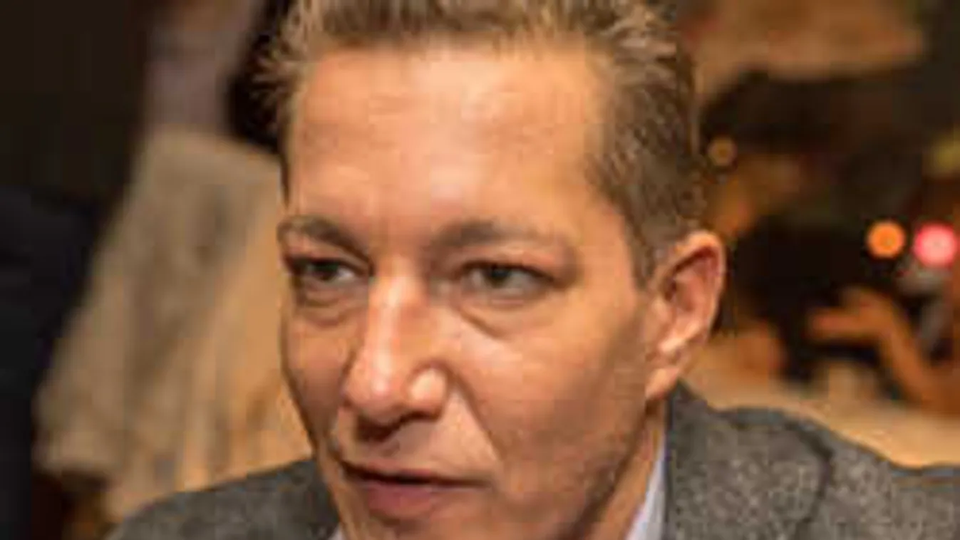 A kórházból üzent a magyar sztárapuka, rosszul indult a nap - Fotó