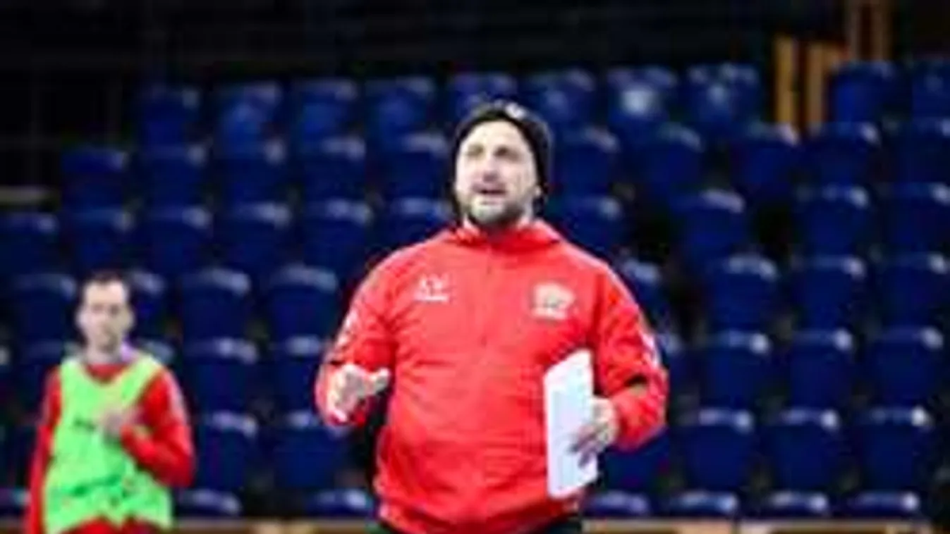 Kemény szavak, nem mindenki örül a veszprémi sztáredző üzenetének