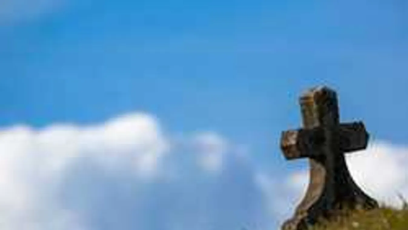 Bizarr temetés, kínos dolog történt a holttesttel - Videó