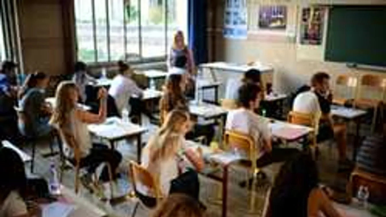 "Mi mind afrikaiak vagyunk" - ezt tanítják a francia iskolákban