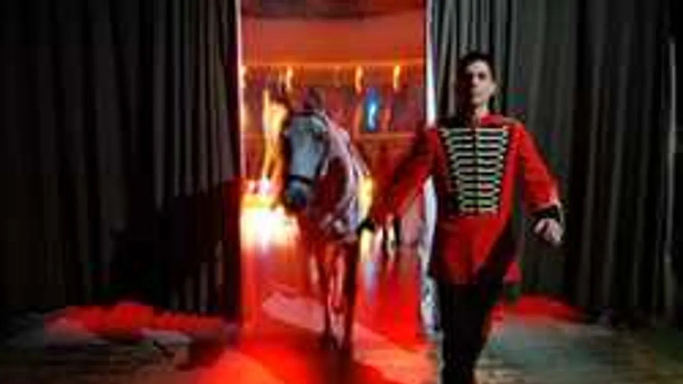 Tragédia, előadás közben esett össze a 32 éves porondmester