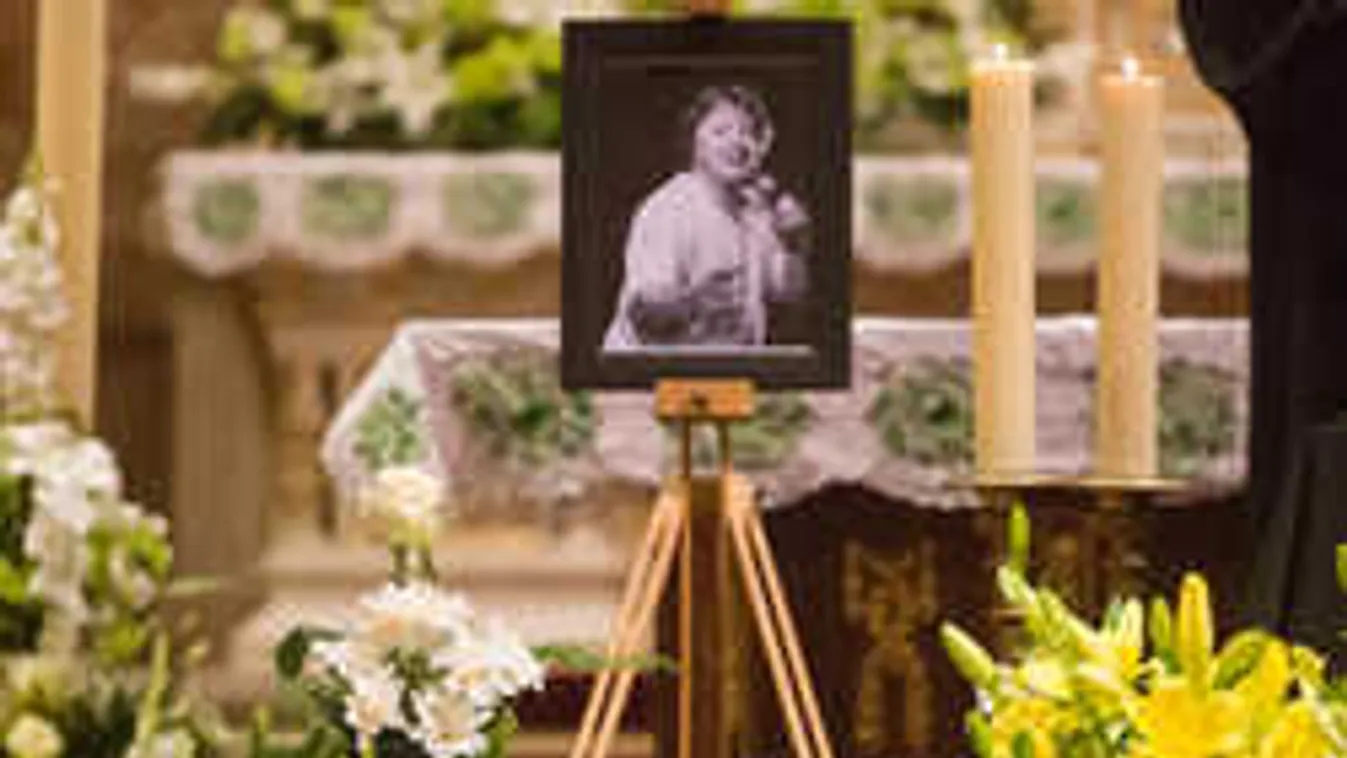 Titkos üzenet Aradszky László temetésén! Ezt üzenték a liliomok!