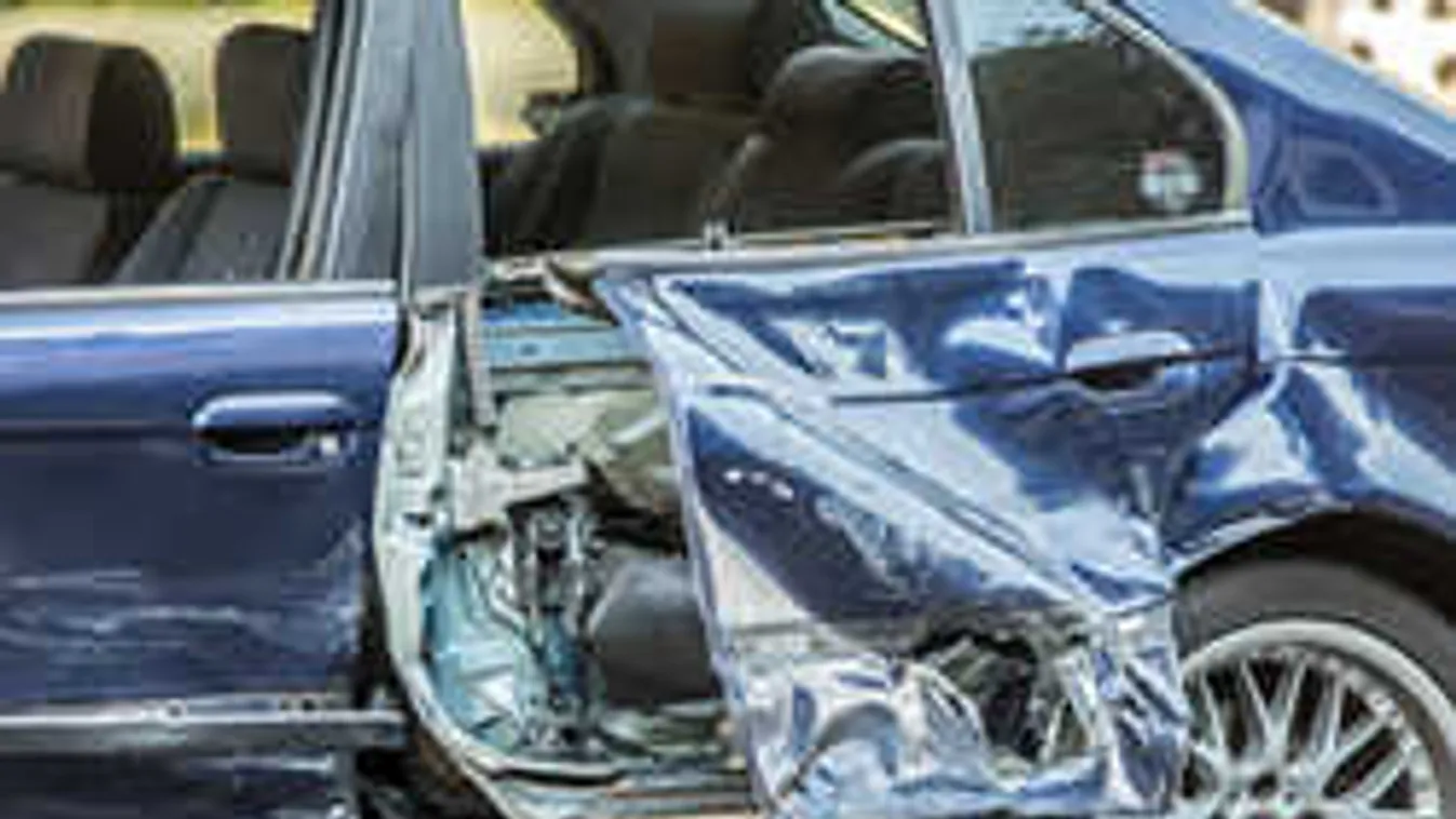 Két autó ütközött az M1-es autópályán, torlódásra kell számítani