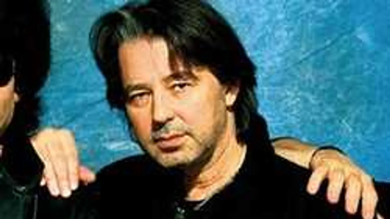 Koncert közben lett rosszul, szívinfarktust kapott a magyar énekes