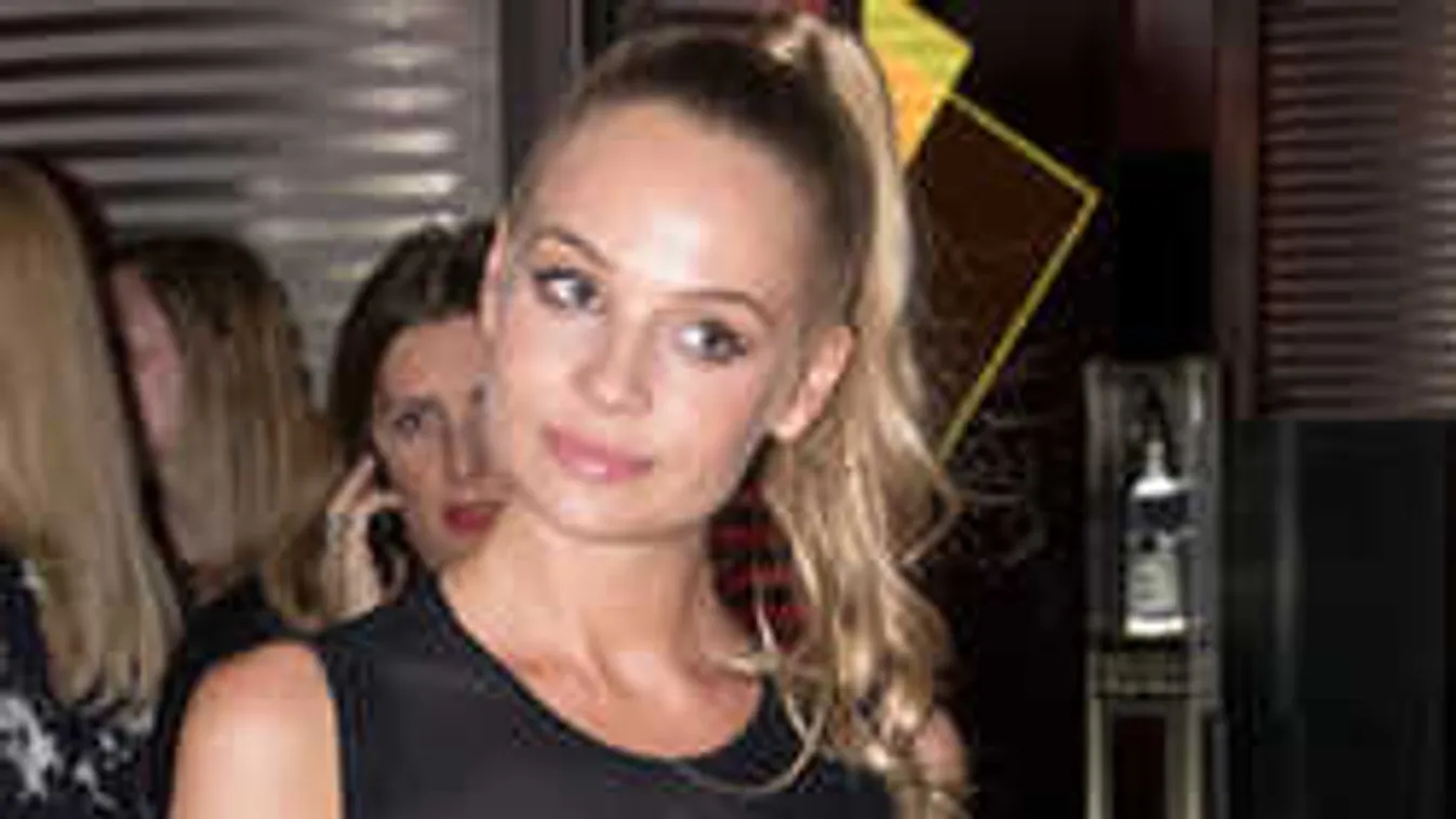 Megtörte a csendet: Kitálalt betegségéről Iszak Eszter