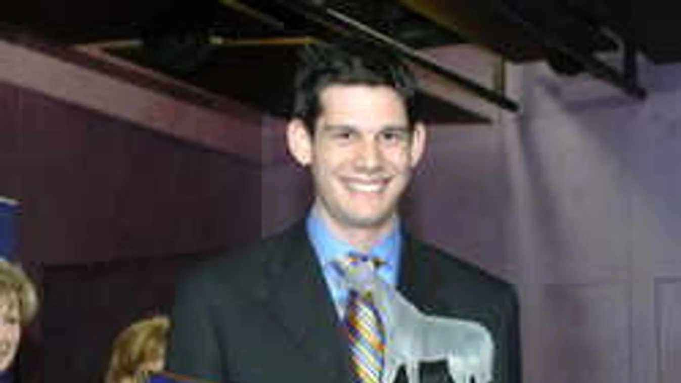 Váratlan bejelentés: otthagyja a médiát a magyar tévés sztár