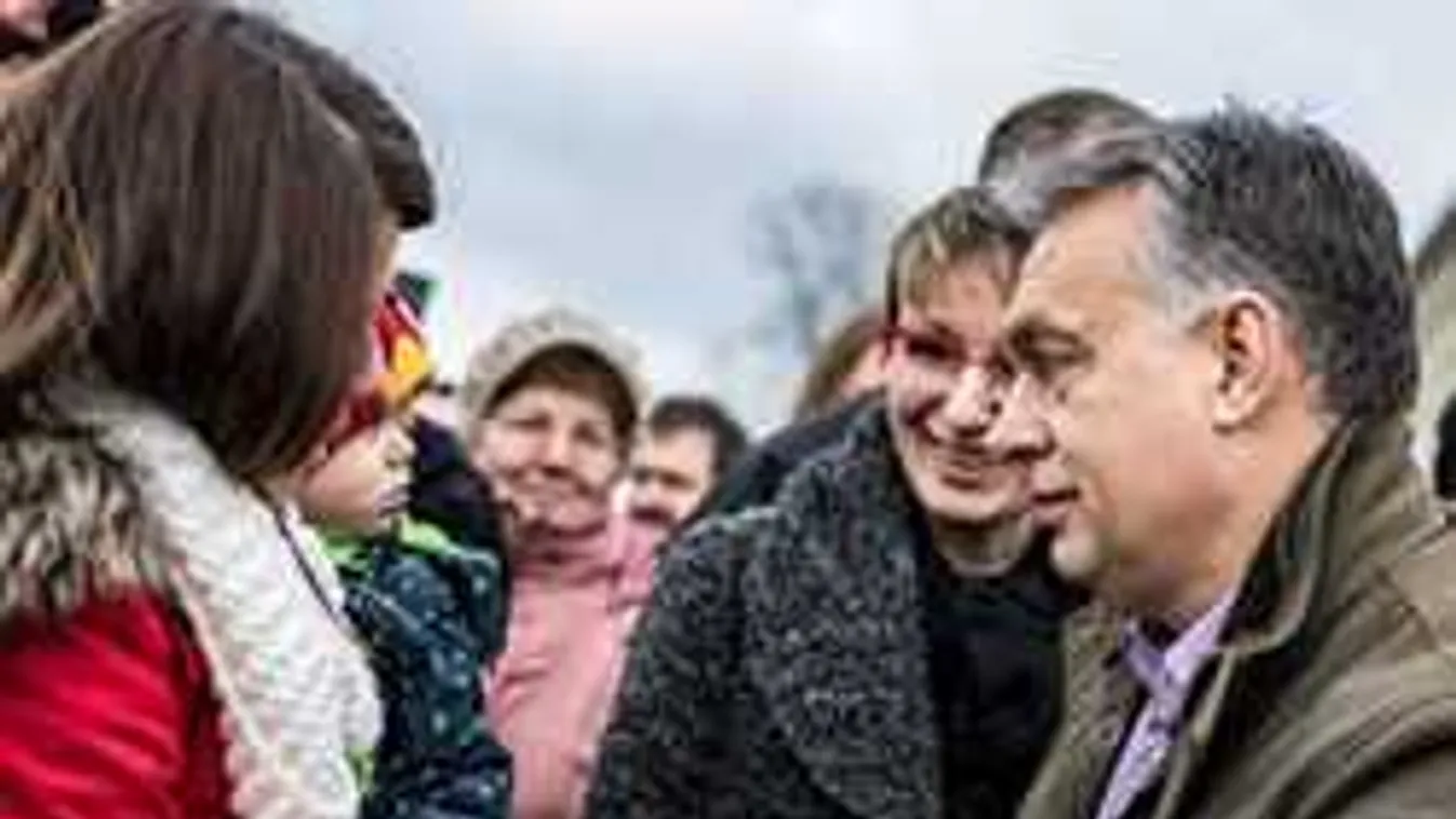 Orbán: A népesedési problémát nem bevándorlókkal kell megoldani