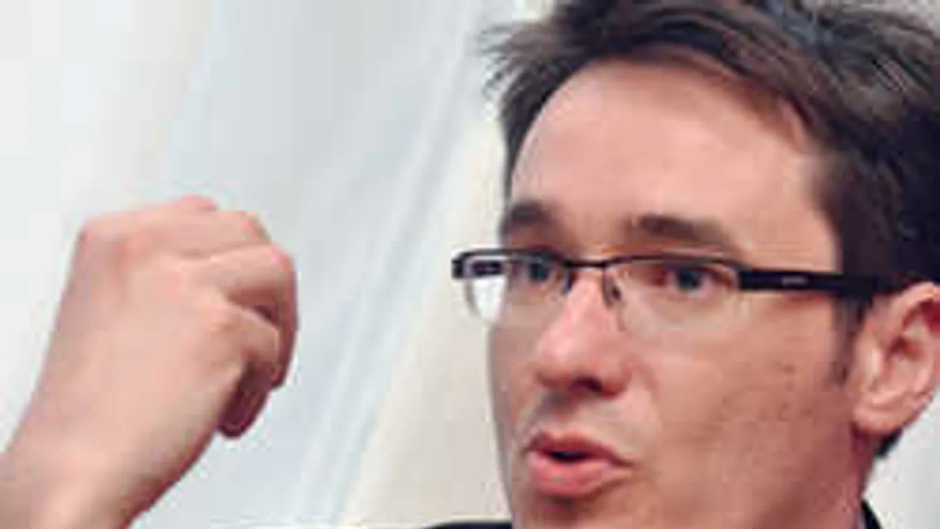 Képtelen doktori címet szerezni, angolul sem beszél az MSZP Karácsonya