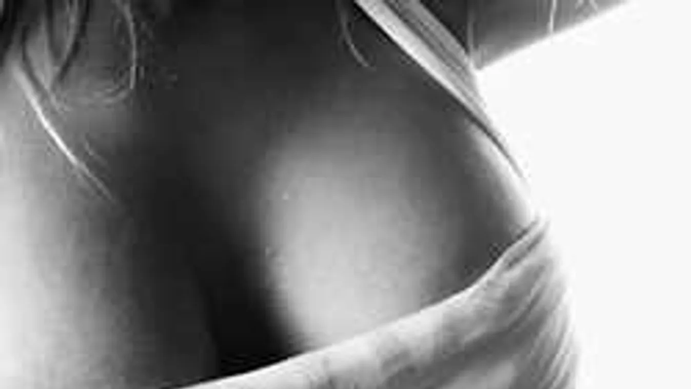 Örülnek a természetes szabadságnak, ledobták a lányok a melltartót