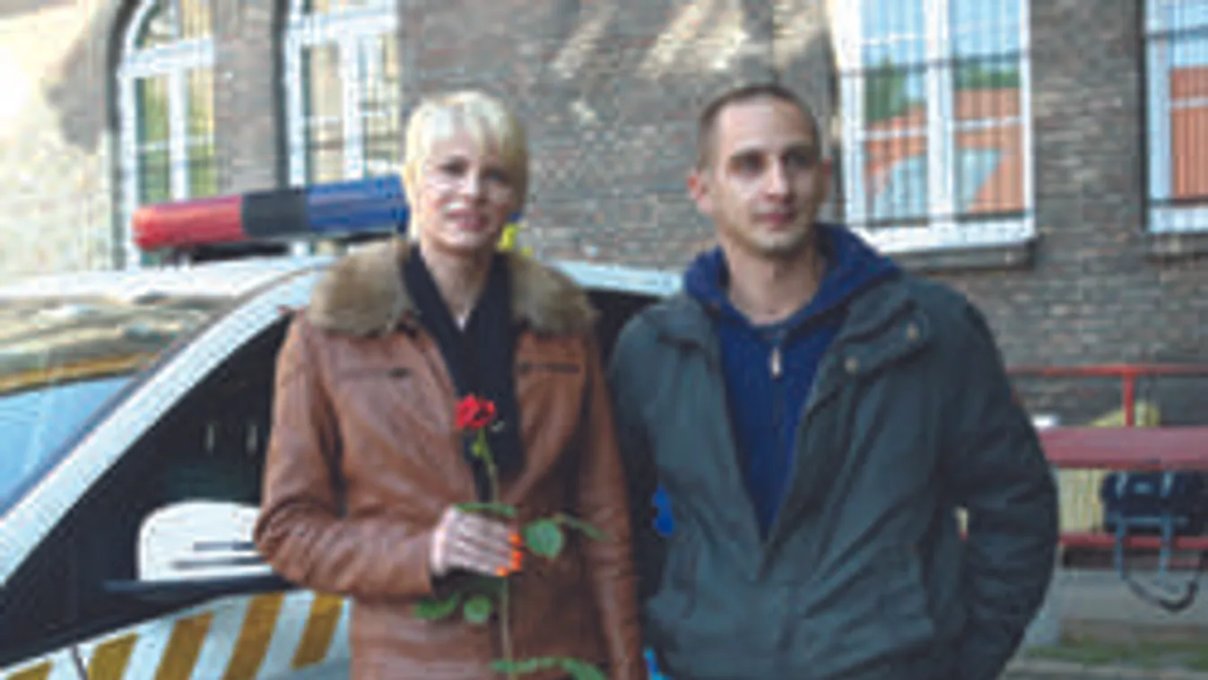 Szabina agyába egy szög fúródott: újraélte a robbantás pillanatait a rendőrnő