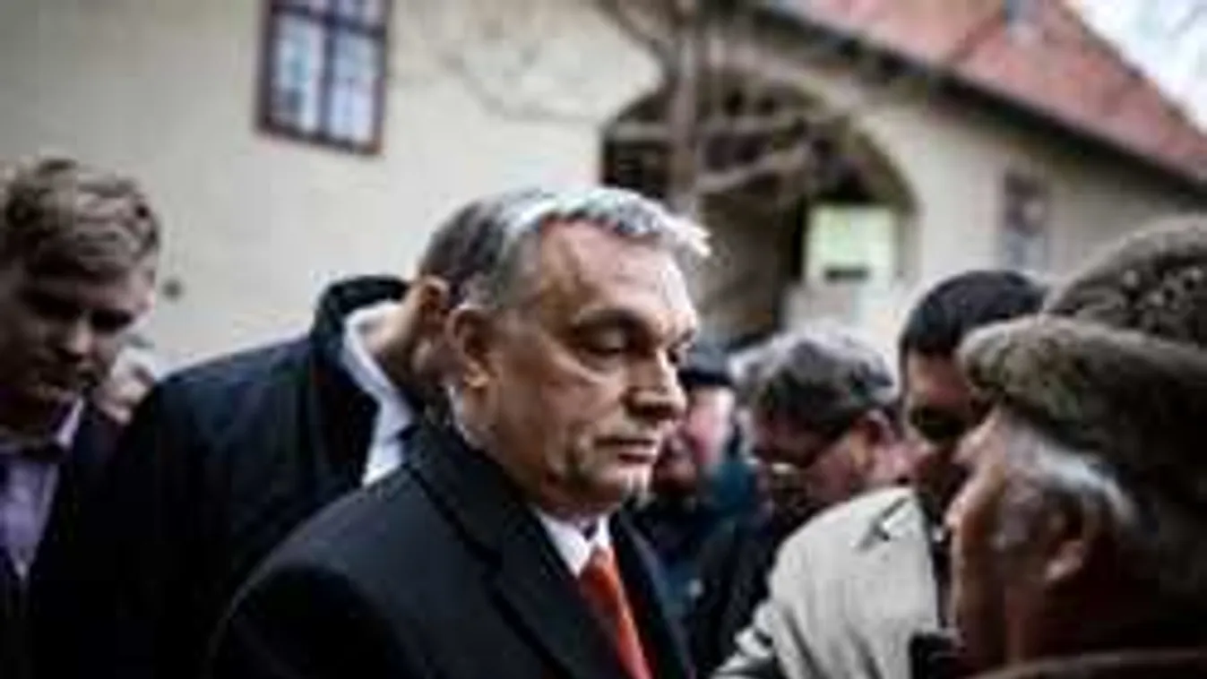 Orbán Viktor: Ne adjuk méltatlan kezekbe a haza sorsát - videó
