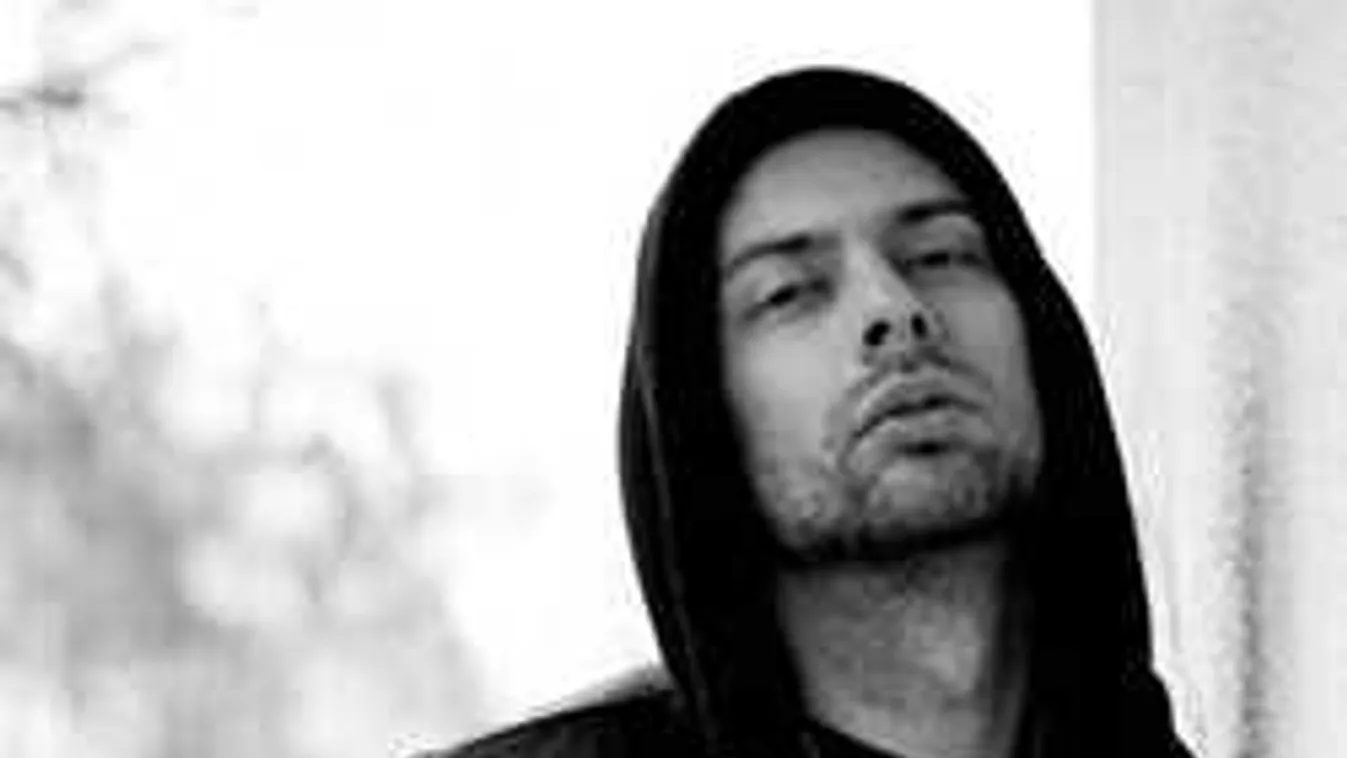 Nagy a baj: ijesztő állapotban a magyar énekes