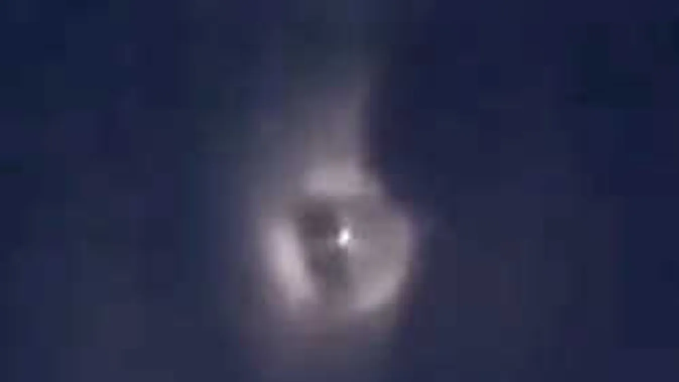 Döbbenetes felvétel került elő egy lezuhant, ismeretlen tárgyról