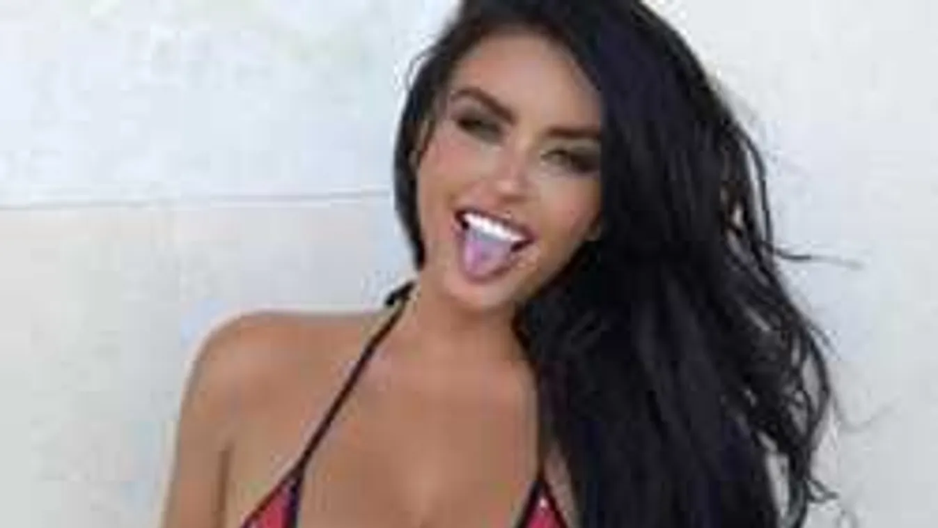 Mindenkit elvarázsol ágaskodó mellbimbóival a dús keblű színésznő