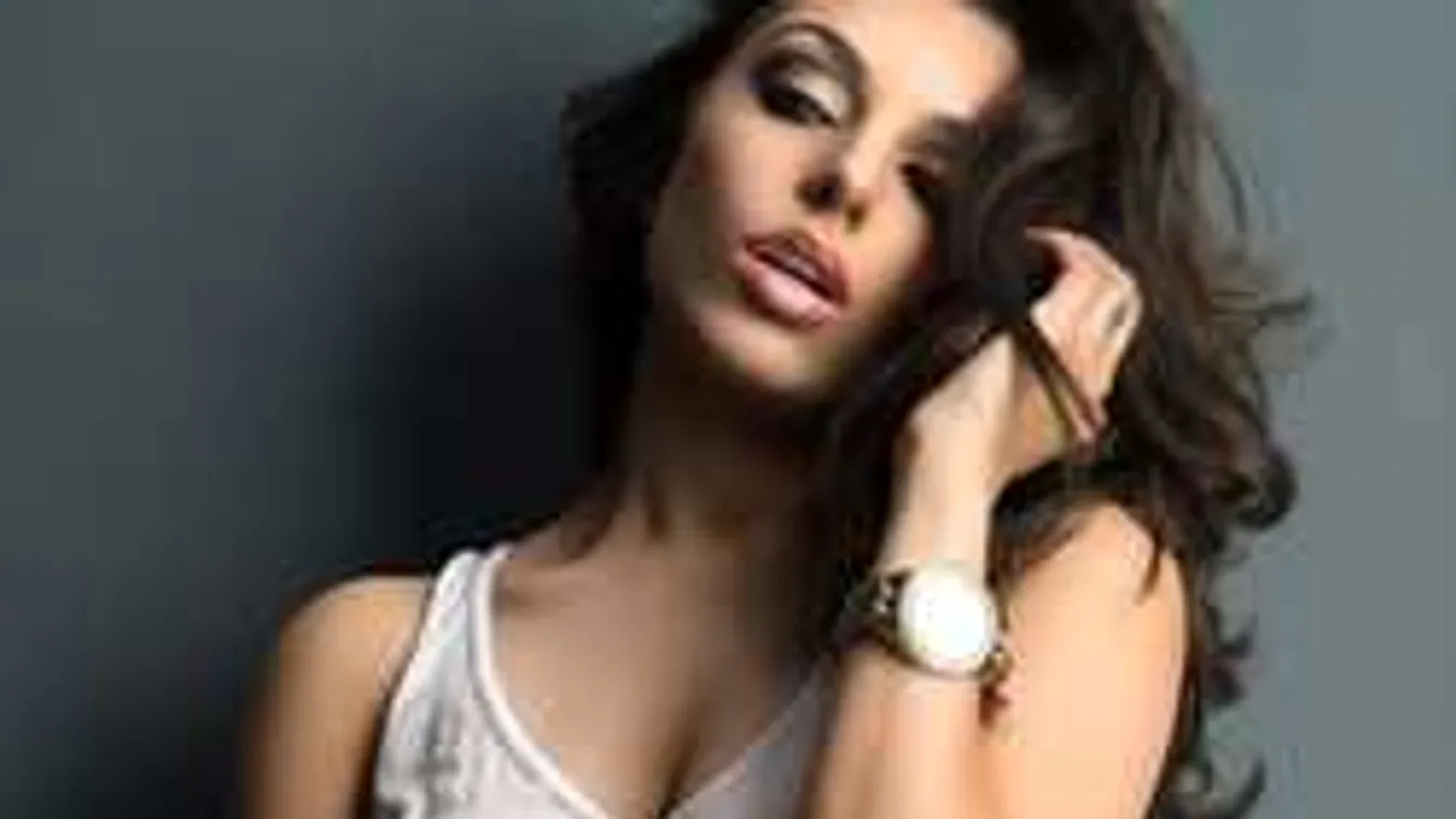 Új csillag született: szakmát váltott a dögös pornósztár