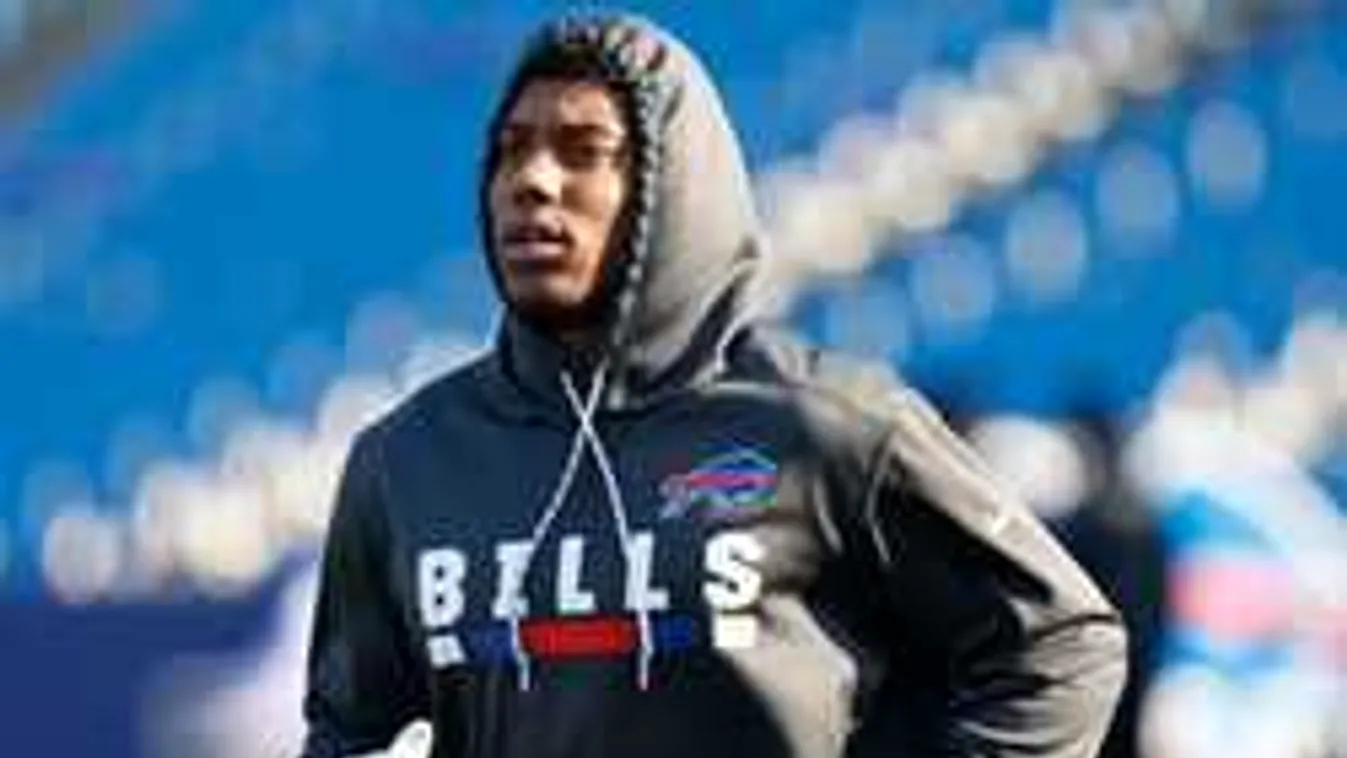 Meztelenül, lobogó szerszámmal cirkuszolt a sztár - videó