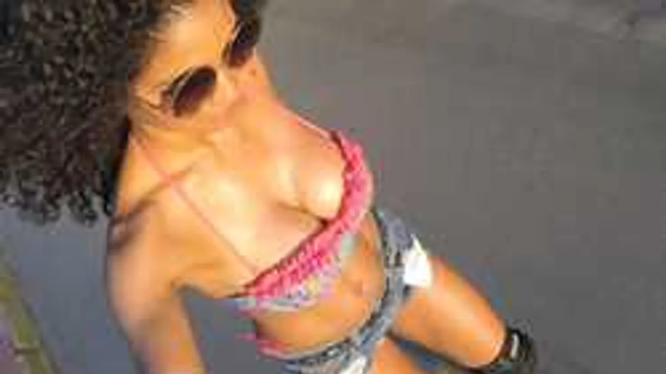 Kiszabadultak az egzotikus műsorvezetőnő óriási mellei