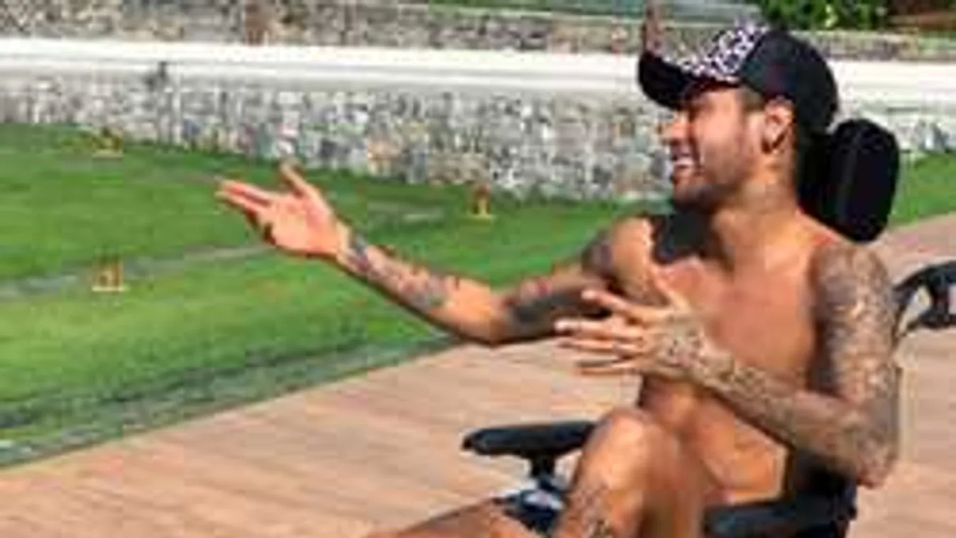 Sokkot kaptak a rajongók: Neymar új frizurát villantott