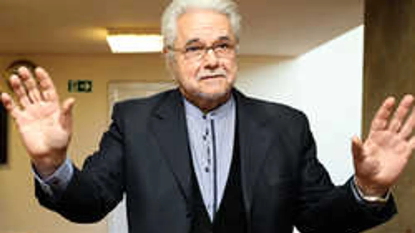 Teljes a téboly Oszter Sándor tárgyalásán